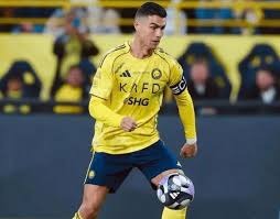 德扑“慢玩（Slow Play）”陷阱：如何在中等牌力的公共牌面诱导对手全押？（德州扑克慢打策略：如何在一般公共牌面上引导对手全下？）